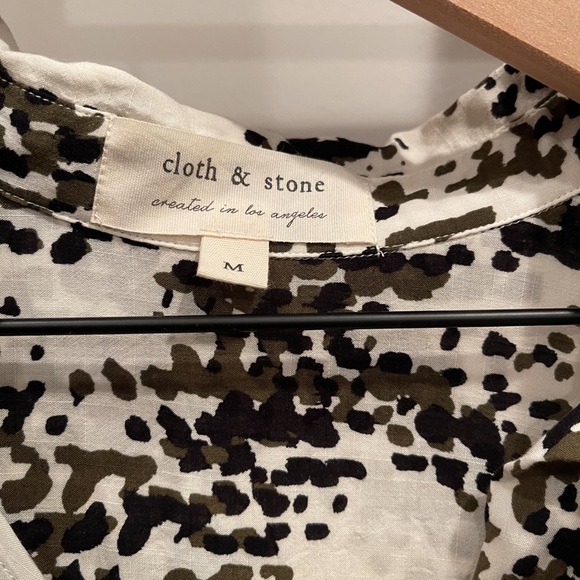 Cloth & Stone SZ M Abstract Camo Cropped Button Down! - Picture 3 of 8